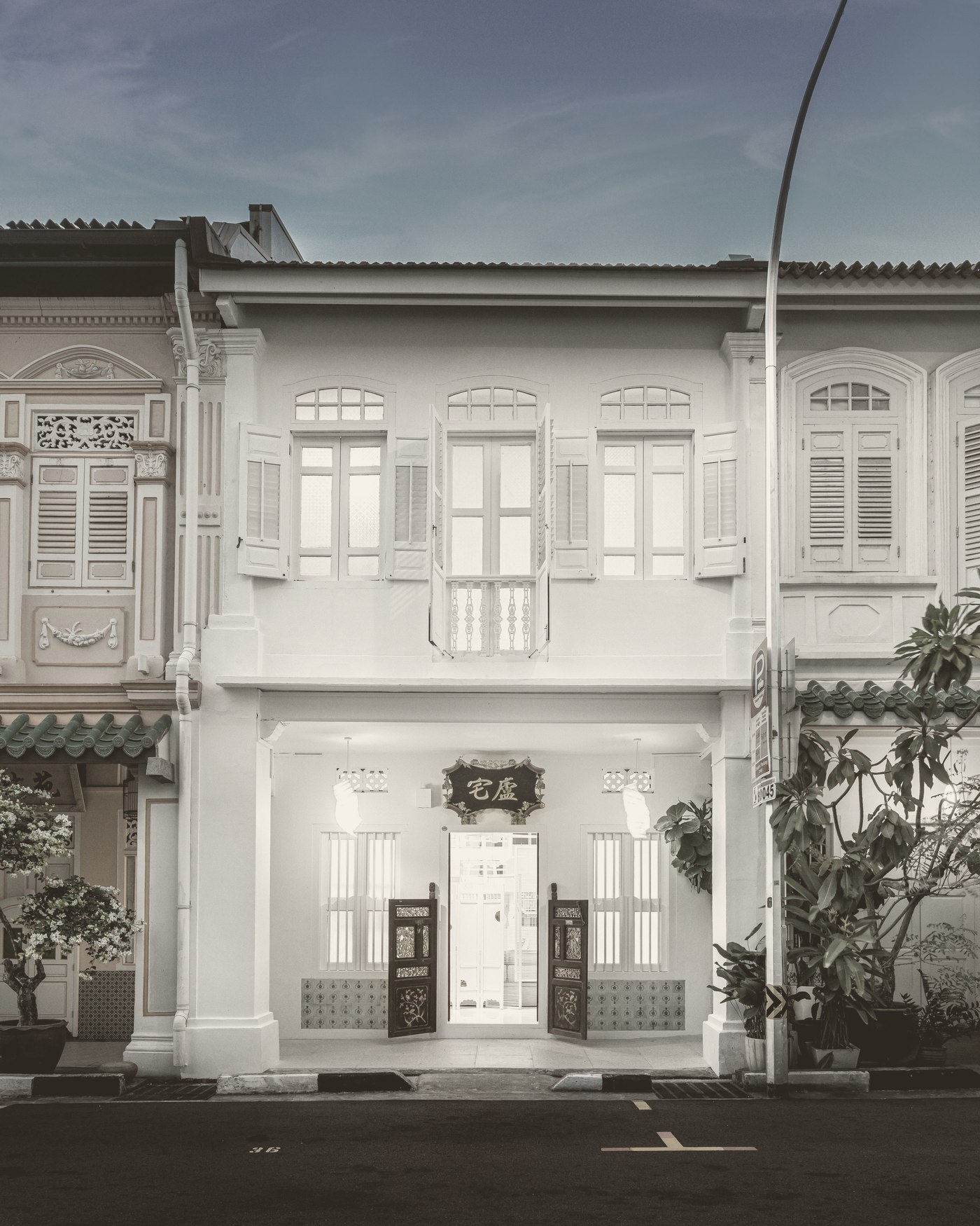 A conserved Singapore heritage shophouse facade